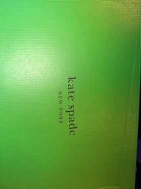 kate spade bright green women's sneaker box